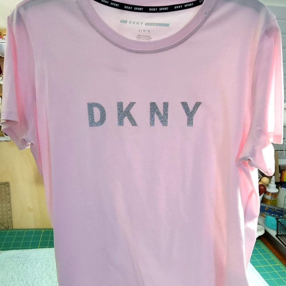 DKNY sport pink t shirt size large
